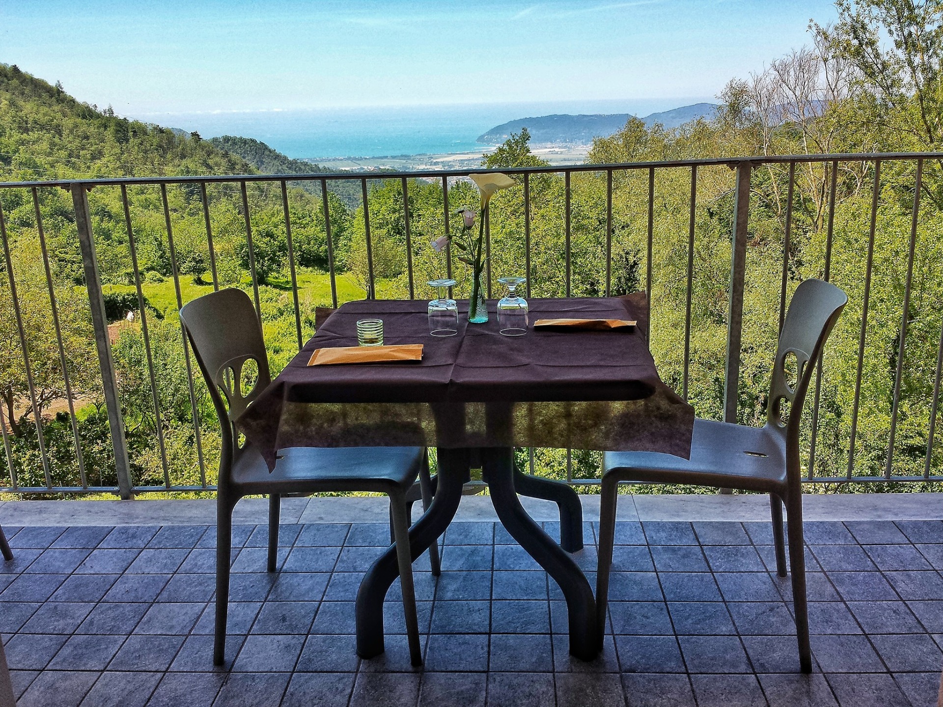 Dalla nostra terrazza si vede il mare